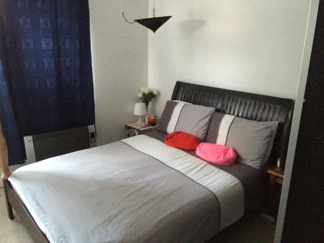 En-suite rooms for Female  professionals  Main Photo