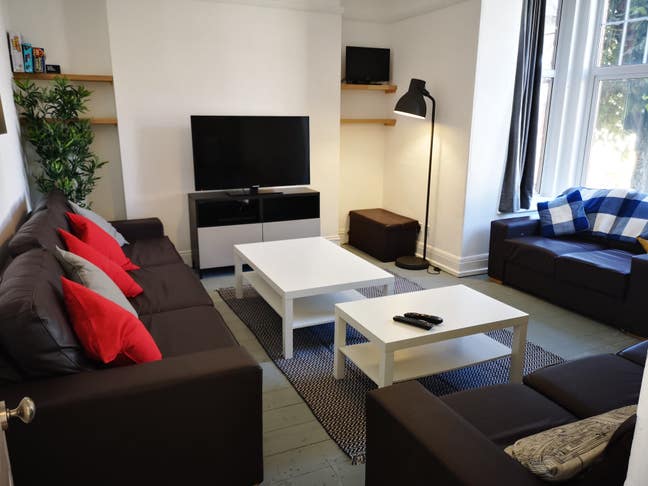Ensuite rooms with all bills included! No deposit! Main Photo
