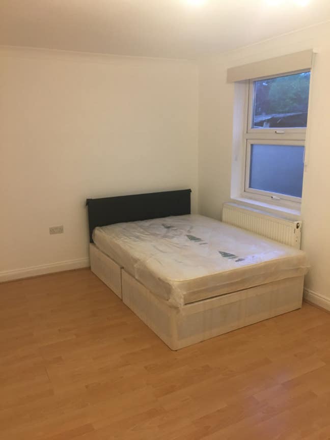Double room to rent in Leytonstone  Main Photo