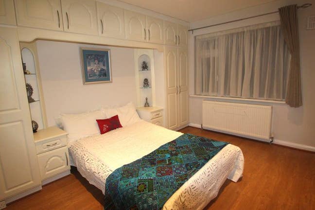 Spacious Double Room to Let Main Photo