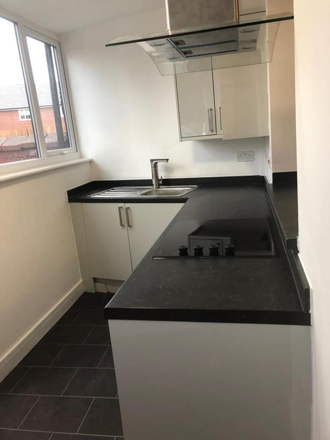 1 Bed Self-contained Apartment OL9 £700 Main Photo