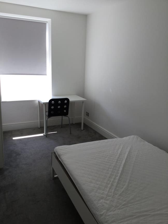 Great room in a lovely location Main Photo