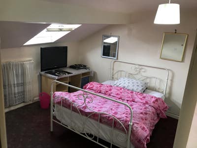 Newly Renovated  Bedsits - Ready for Moving in  Main Photo