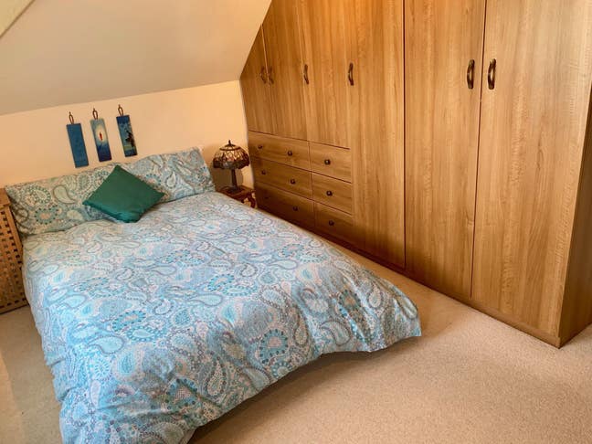 Lovely Room in Clean & Tidy Home Main Photo