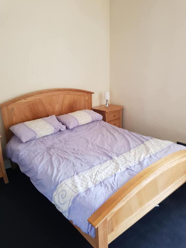 One Double Bedroom with Shower Room for Rent in Br Main Photo