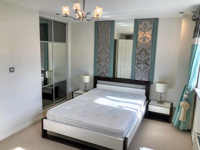 Double Room With Separate Living Room & Bathroom Main Photo