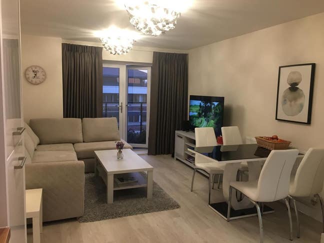 Beautiful double, separate bathroom, near town Main Photo
