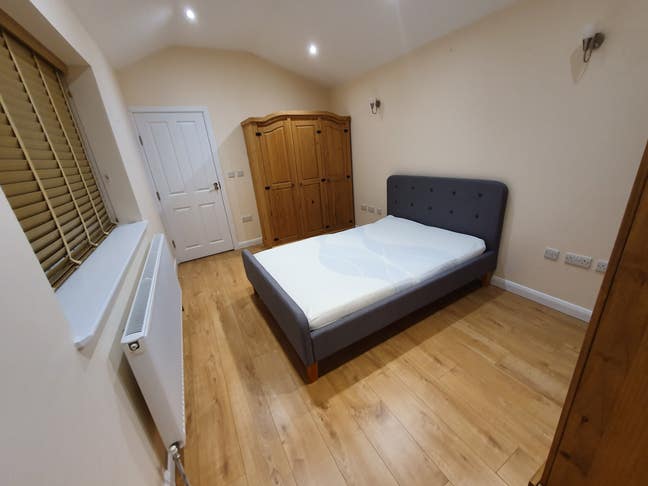 Large 1 bedroom flat including all bills Main Photo