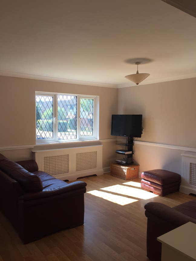Lovely houseshare for females in BR8 Main Photo