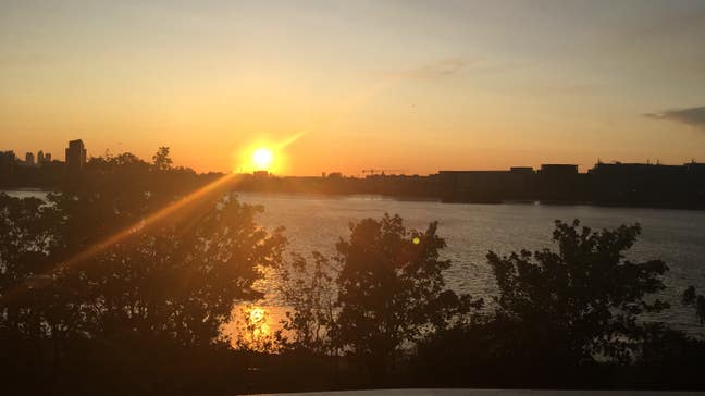 Double room river views own bathroom Main Photo