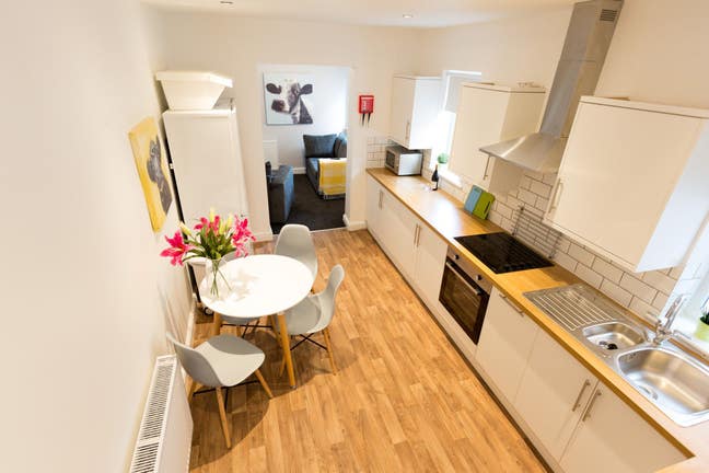 🌟 Luxury Double En-suite Room – Prime Location Main Photo