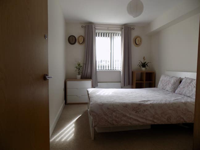 (Rarely available) Large double with own bathroom Main Photo