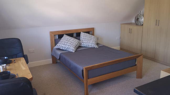 En suite Double Room with kitchen bills included Main Photo