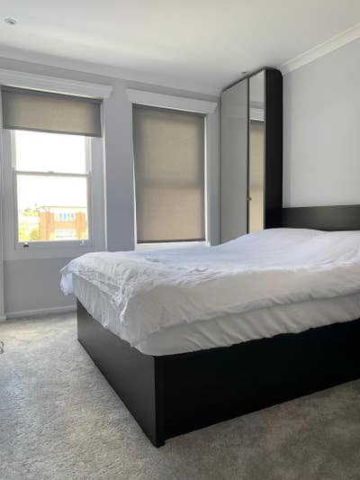 Elegant Double en-suite next to underground Main Photo