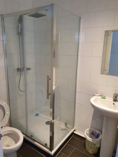 Single room with new bathroom . Main Photo