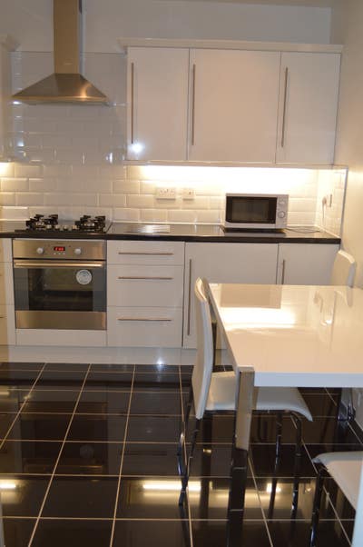 Large rouble room in Brixton, 5 min walk to tube Main Photo