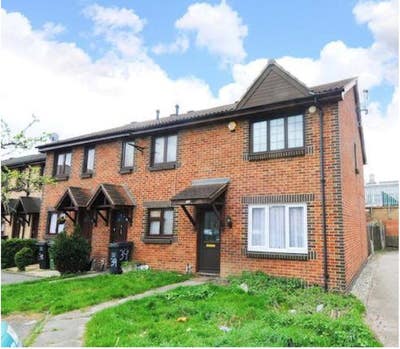3 mins walk to NewCross station-Bill Inclusive Main Photo