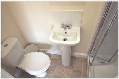 Last Double En-Suite Rooms Available!! Main Photo