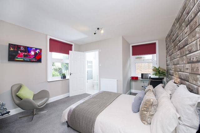 Luxury Room with Ensuite  &pound;899(Inc Bills) Main Photo