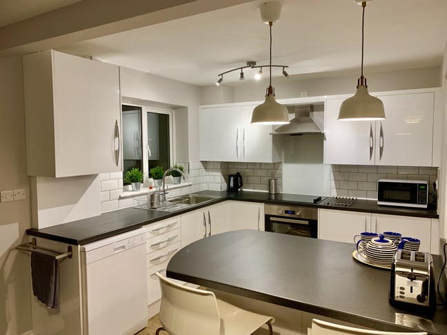 Professionals-Friendly House Share in Haverhill Main Photo