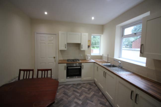 Room Close to Warrington & Stockton Heath  Main Photo