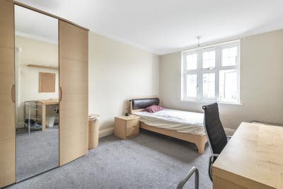 3/4 Bedroom Flat available Main Photo