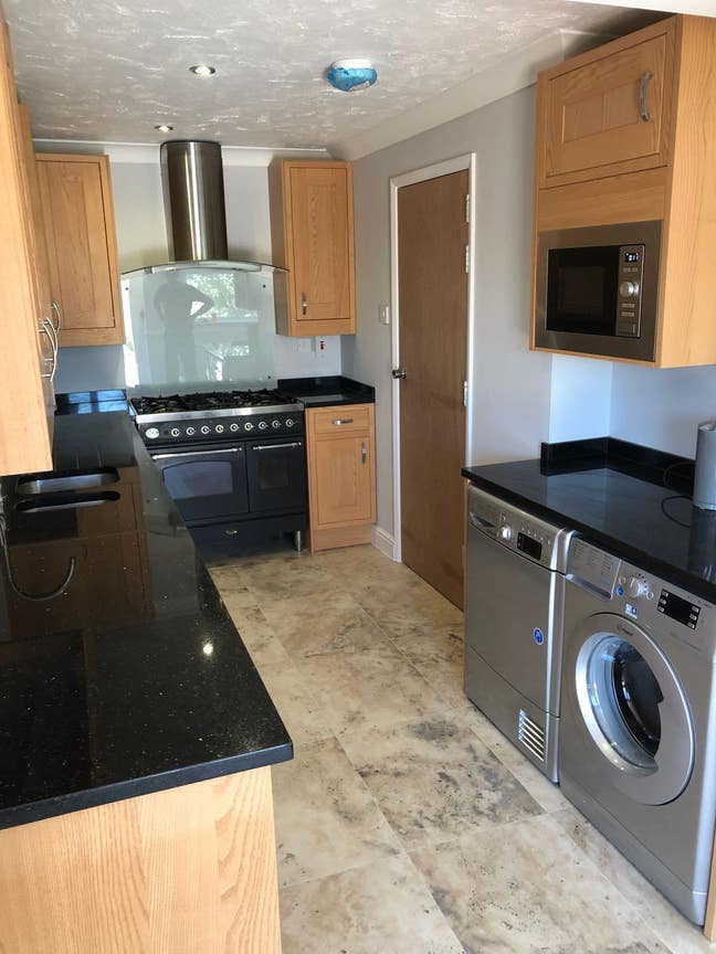 Professional Home near Town Centre Main Photo