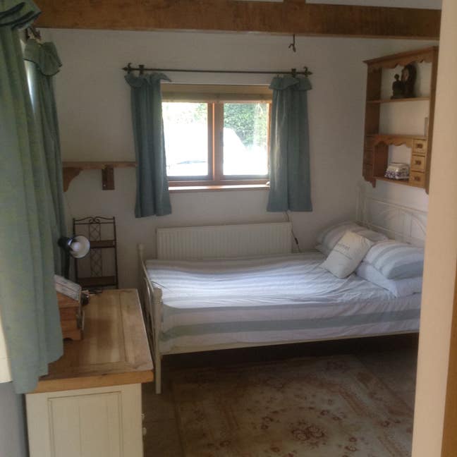 Lovely independent outbuilding to let Main Photo