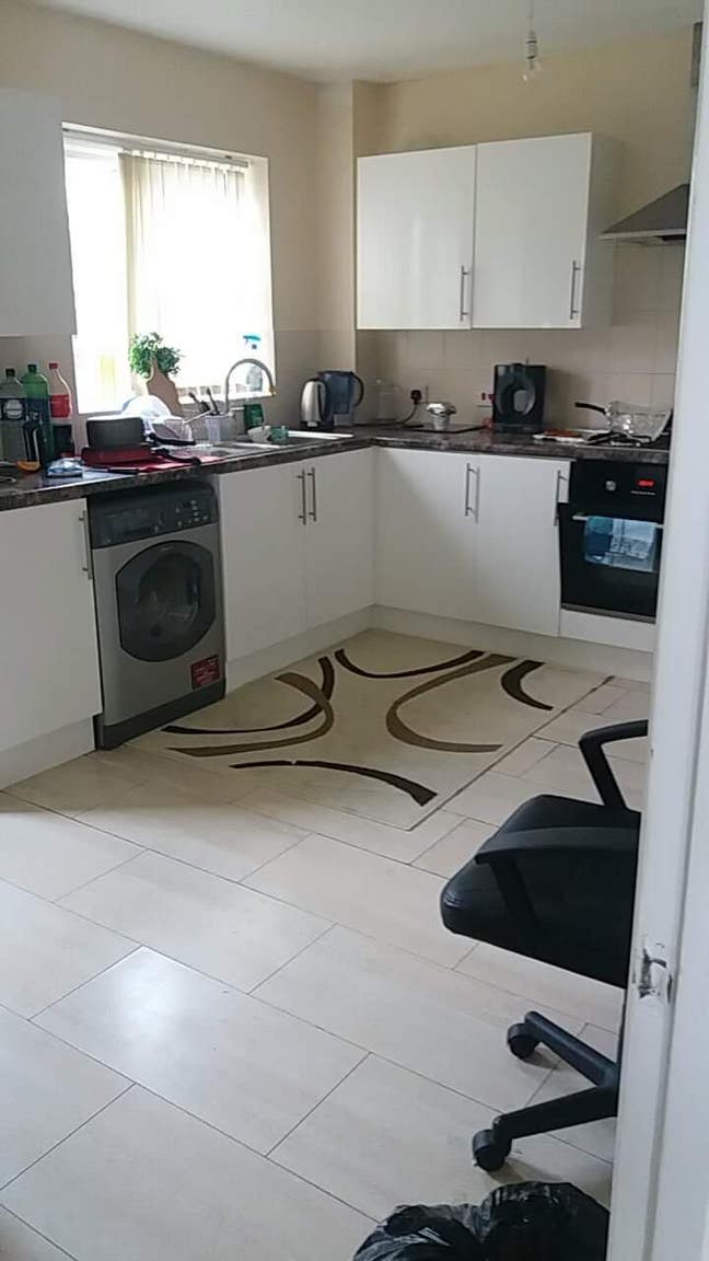 Lovely 3 Beds Semi-Detached House to Let Main Photo