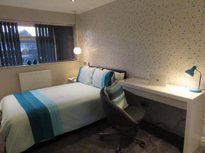 2 x Double rooms shared bathroom- Solihull B91 2SE Main Photo