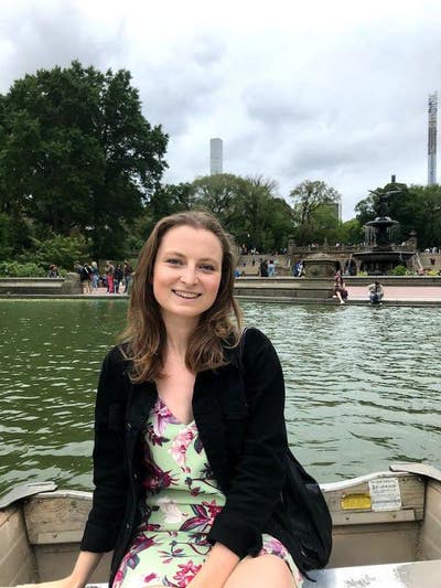 Female professional looking for friendly flat  Main Photo