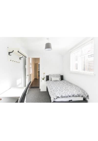 Ensuite Room in Quiet House Main Photo