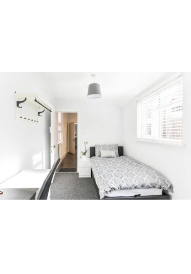 Ensuite Room in Quiet House Main Photo