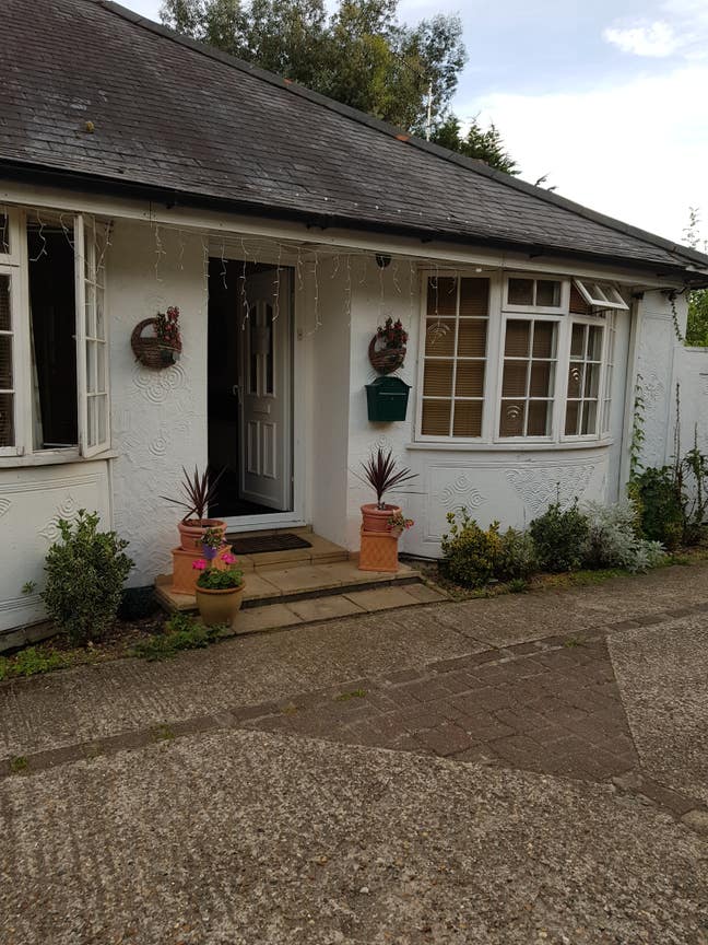 1.7 miles from Stansted airport.  Main Photo