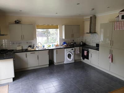  Double en-suite rooms in high standard property, Main Photo