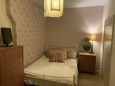 Stunning  Double Bedroom in West Brompton  Main Photo