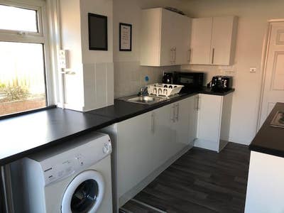 Ringwood Rd -  double room  Main Photo