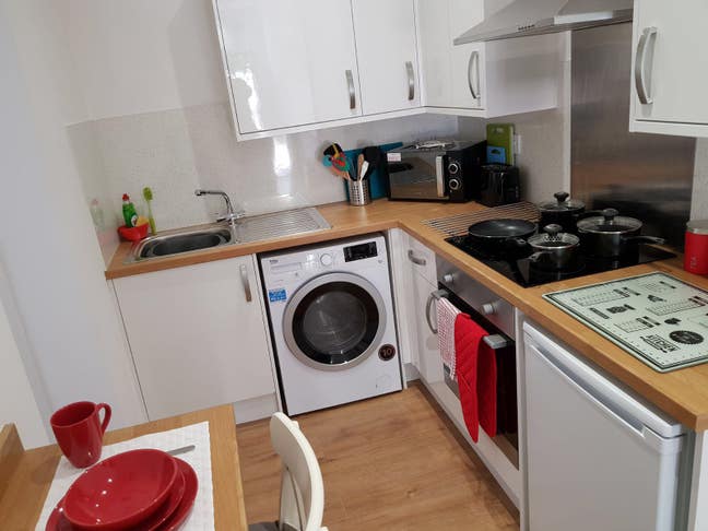 Immaculate with Ensuite Bills&Fibre inc  £138 Main Photo