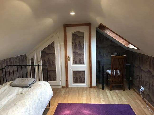 Double loft room in quiet house, Windsor Main Photo