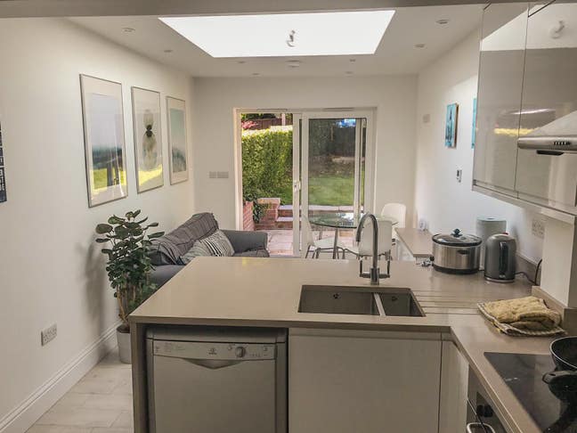 Large Double Room in Stunning House - BILLS INCL. Main Photo