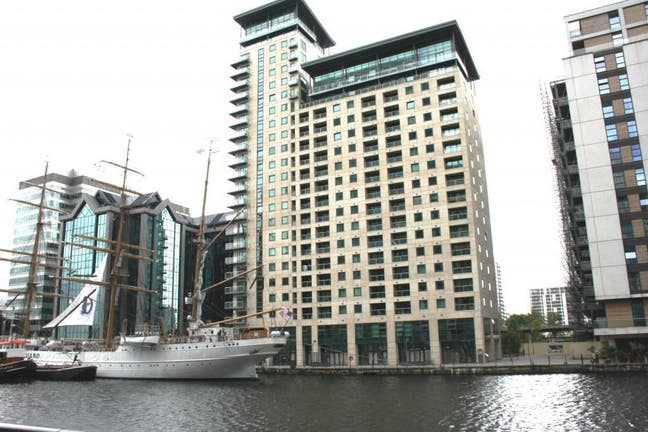 Canary Wharf - Ensuite Main Photo