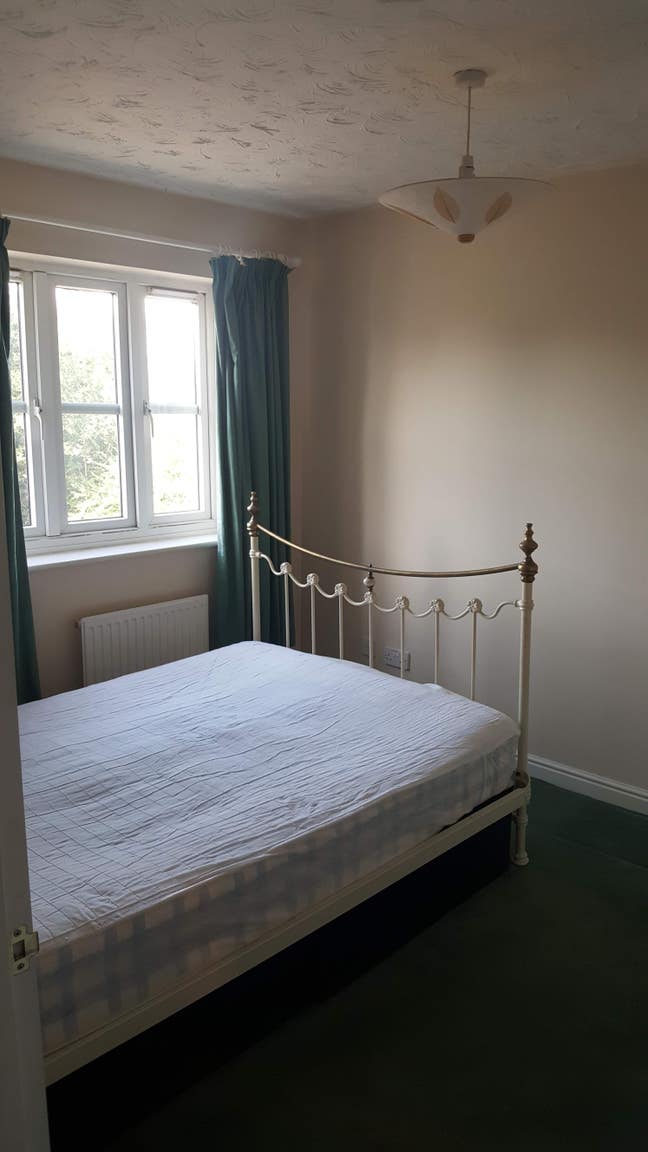 Double Room To Let Main Photo