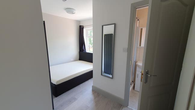 Modern Fabulous En-Suite Studio Rooms Padcroft Rd Main Photo