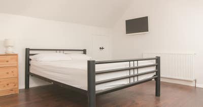 Beautiful double room in a very quiet area Main Photo