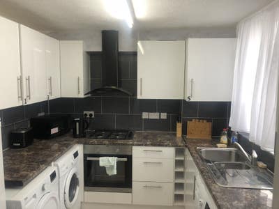 Double Room With Own Shower and Own Toilet Main Photo