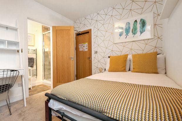 Fabulous Double Ensuite Room Main Photo