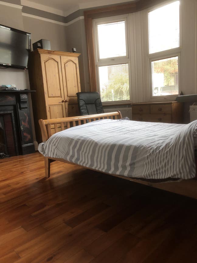 Large Two Bed Two bathroom flat share Main Photo