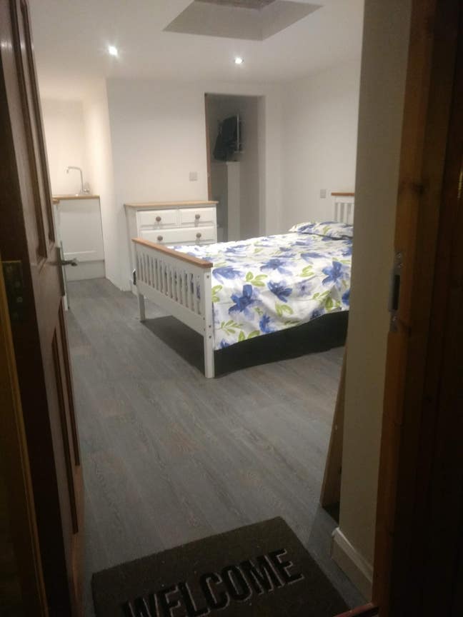 Self contained studio annexe Main Photo