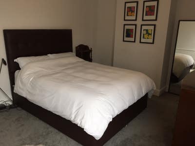 Large double room with dressing room and en-suite Main Photo