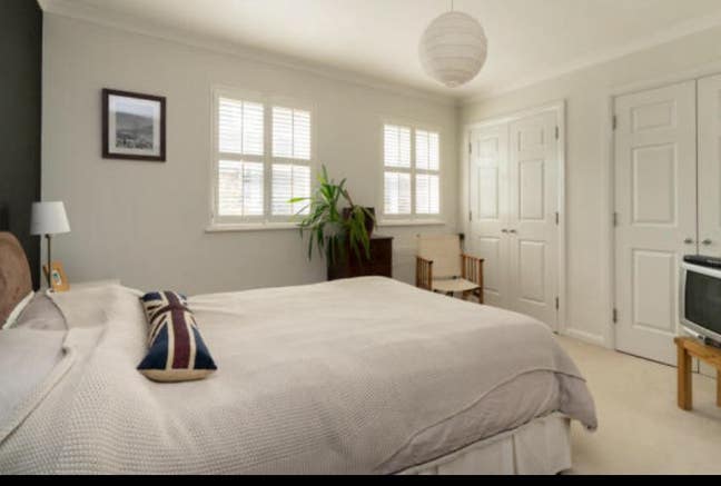 Double room in 4 bed townhouse Main Photo